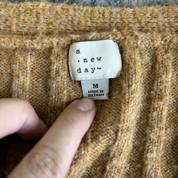 A New Day‎ Women's Crop Button Up Mustard Sweater Size M - Picture 5 of 8